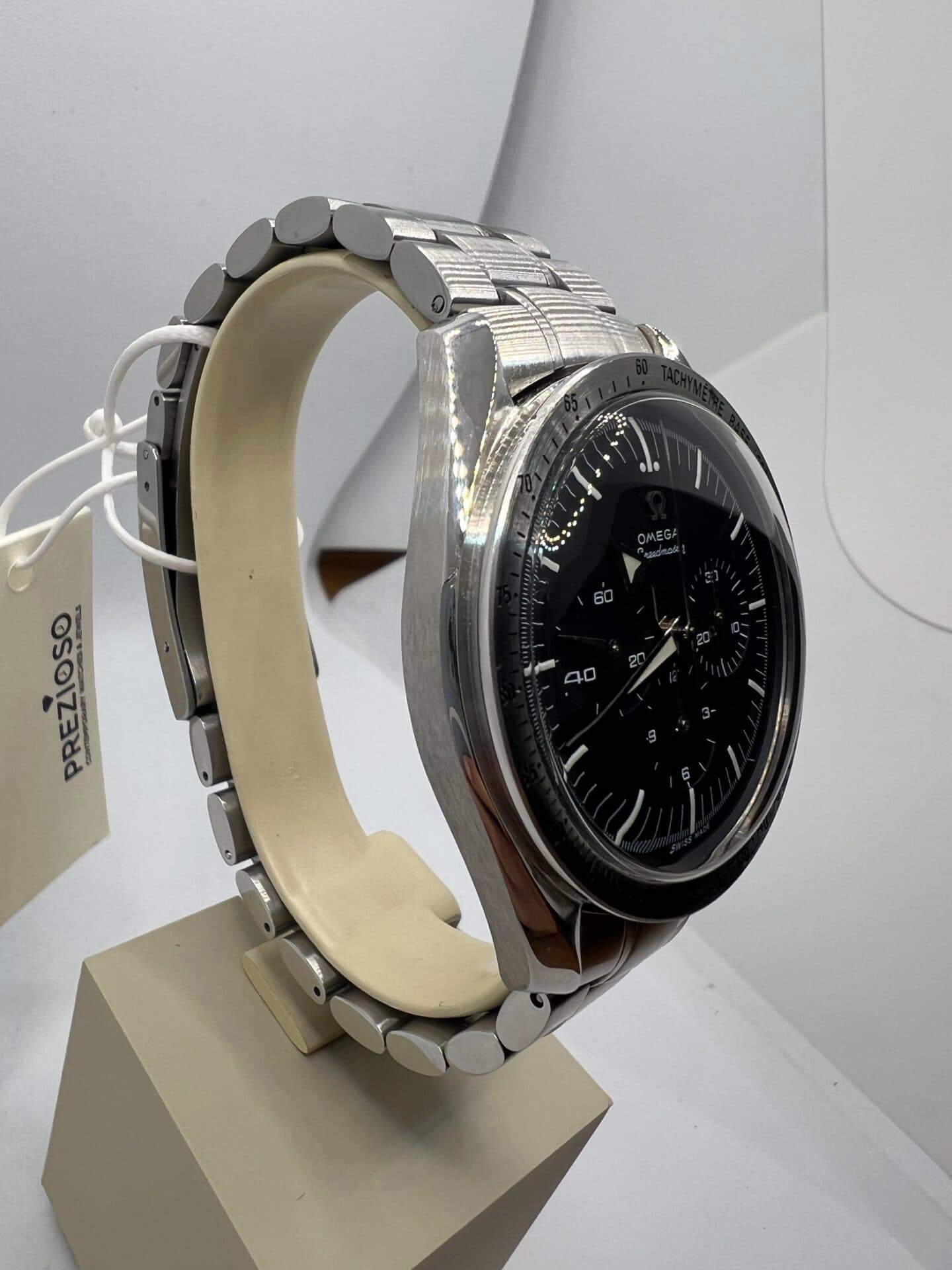 Omega speedmaster Broad Arrow