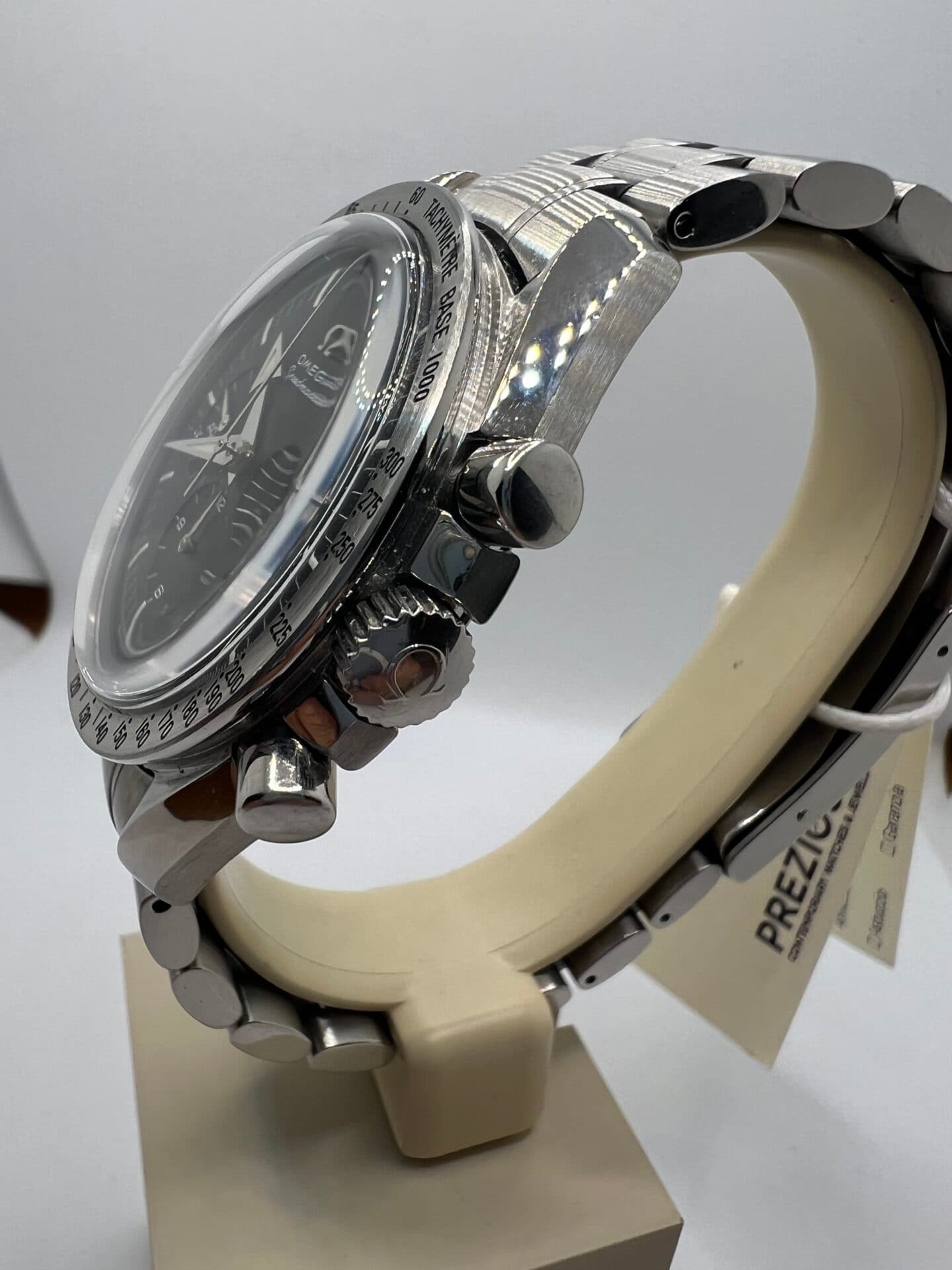 Omega speedmaster Broad Arrow