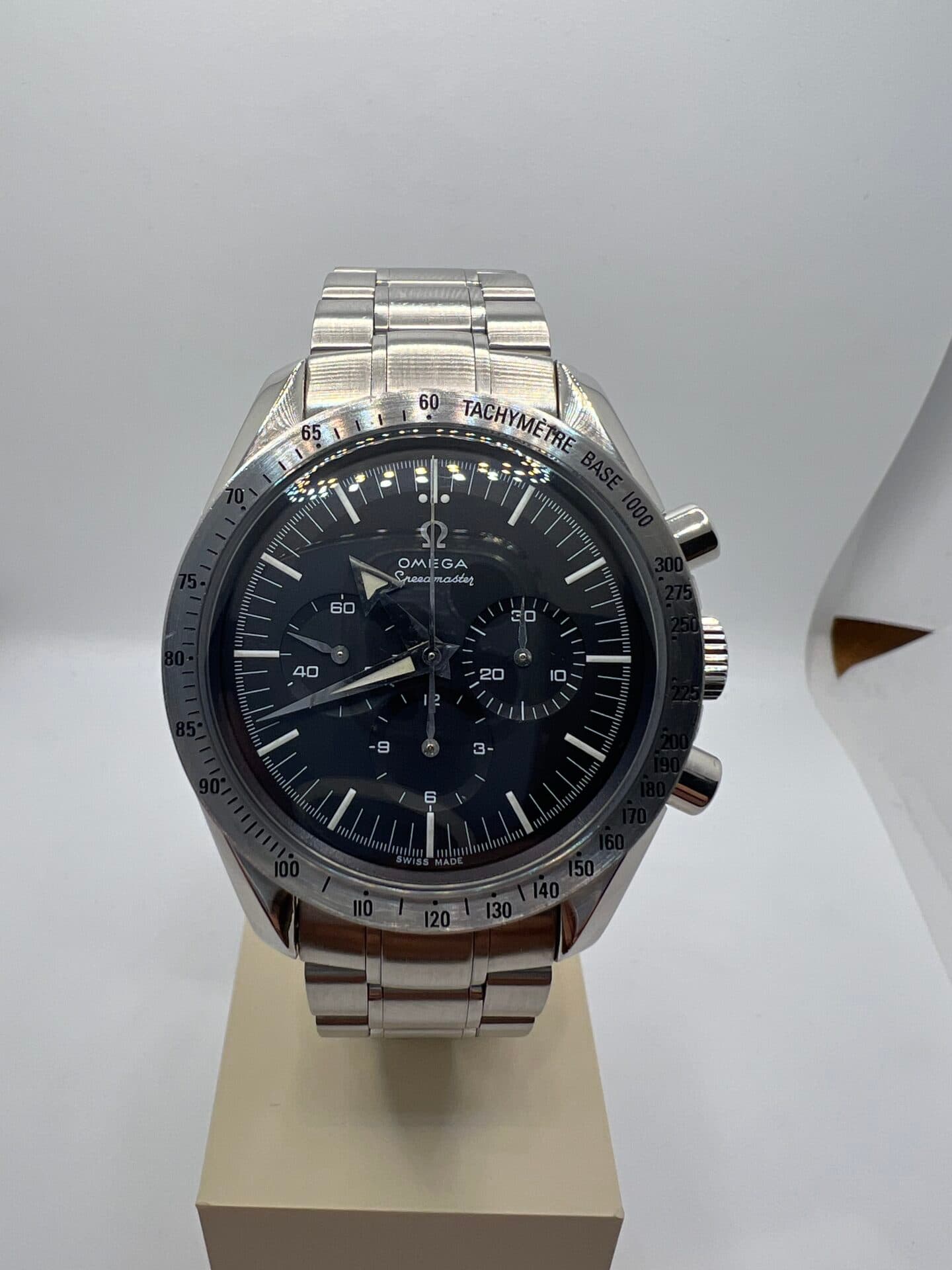 Omega speedmaster Broad Arrow